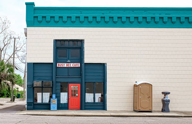 Porta potty delivery and setup in Fairfield Bay, AR